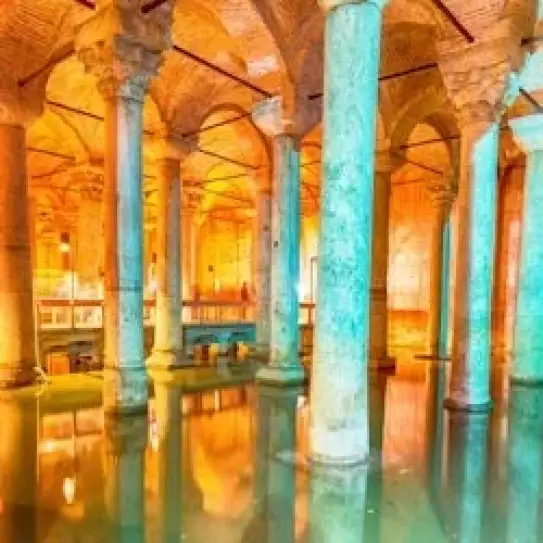 Basilica Cistern Skip The Line Ticket with Guided Tour — photo 3