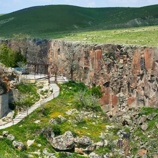 South Cappadocia Trekking Tour: Valleys, Underground City & Guide — photo 2