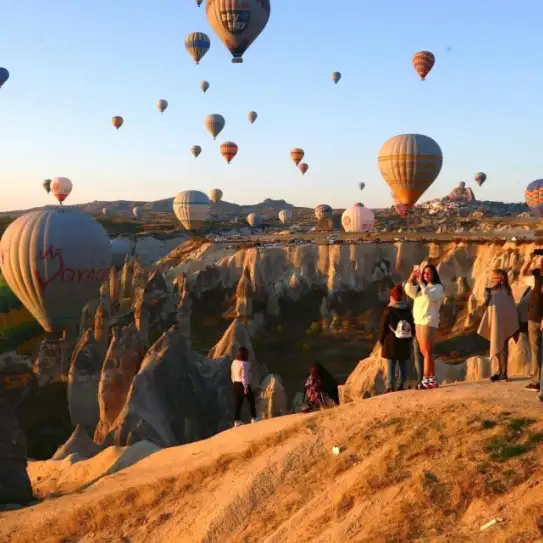 Cappadocia Cat Valley Hot Air Balloon Ride with Breakfast & Transfers — photo 3