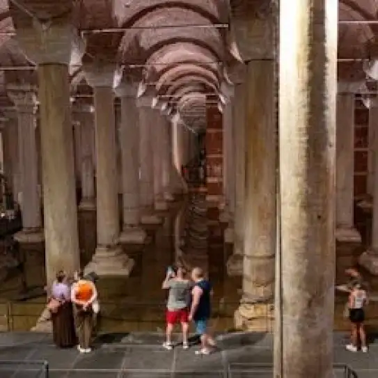 Hagia Sophia, Topkapi Palace & Basilica Cistern Guided Tour with Tickets — photo 2