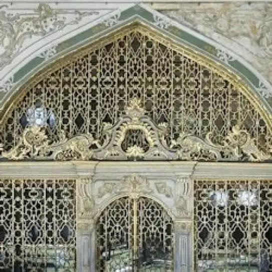 Topkapi Palace and Harem Skip the Line Ticket with Audio Guide — photo 3