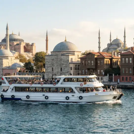Bosphorus Cruise from Kabatas with Audio Guide, Istanbul — photo 2