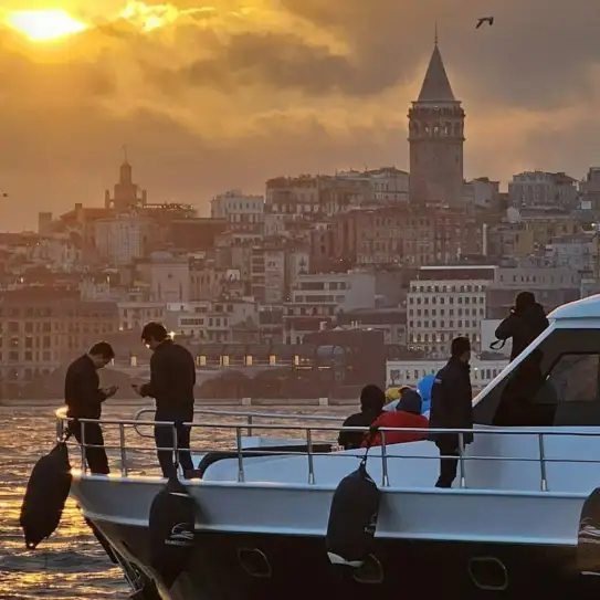 Bosphorus Sunset Yacht Cruise Istanbul with Snacks — photo 3